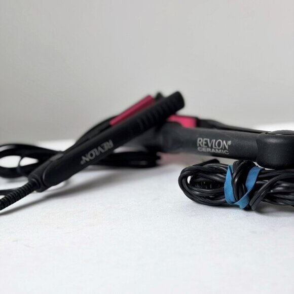 NWOT Set of Revlon Ceramic Hair Straighteners - Picture 1 of 2